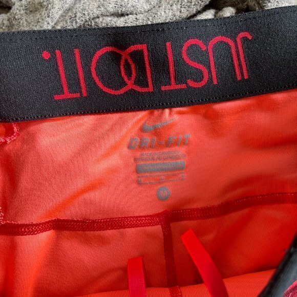 Nike Dri-Fit Women's Running Leggings 457089, Active Capris Red Size M - Picture 4 of 6